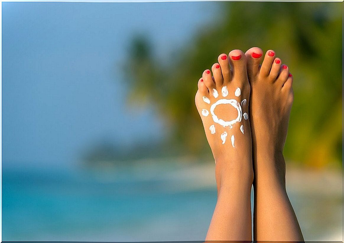 5 tips to take care of your feet this summer