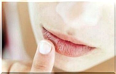 How to keep our lips healthy?