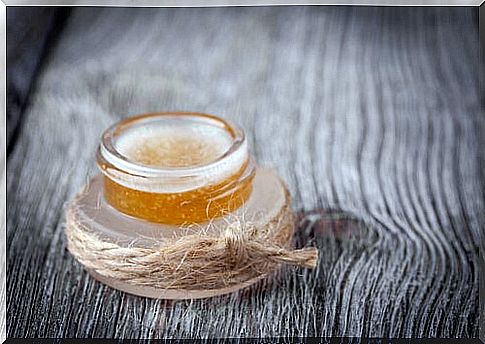 Honey, olive oil and brown sugar scrub