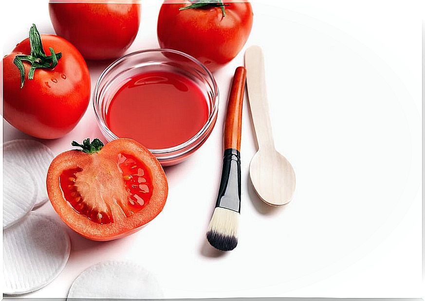 Tomato treatment to clean pores