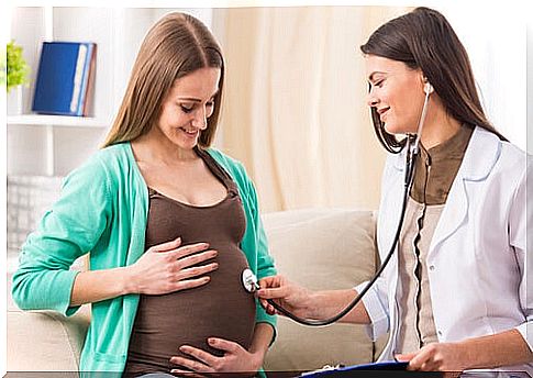 What is a doula and how does it help pregnant women?